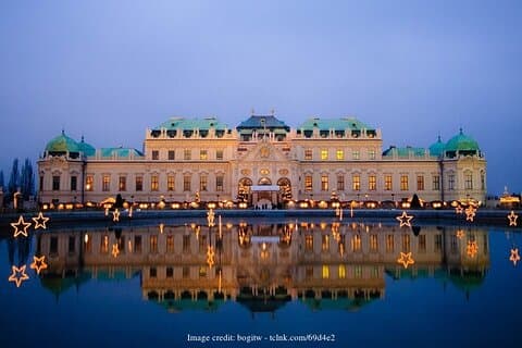 Christmas at Belvedere: 3hr Private Tour of Upper Palace & Market