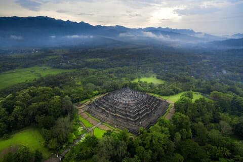Yogyakarta, Bromo, Tumpaksewu Wasserfall, Ijen Blue Fire, Bali.