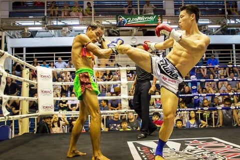 Phukets nattliv på Bangla Road och Muay Thai-boxning