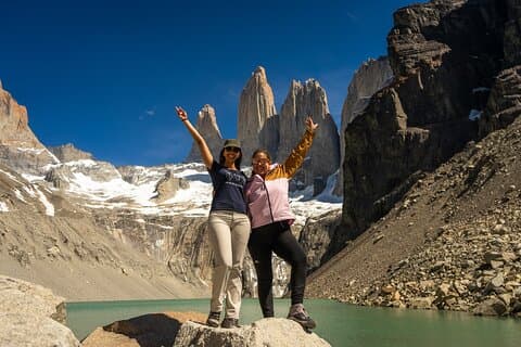 Randonnée d'une journée complète à la base des torres del Paine du parc national Torres del Paine