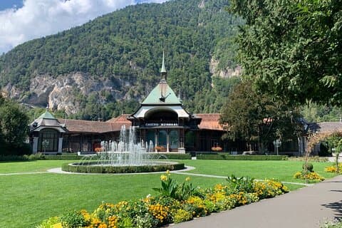 Interlaken Scavenger Hunt and Sights Self-Guided Tour