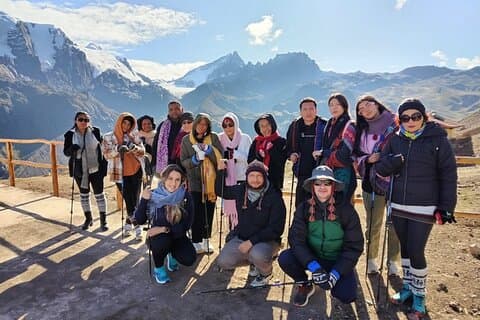 Tour delle montagne arcobaleno e della valle rossa (servizio premium)