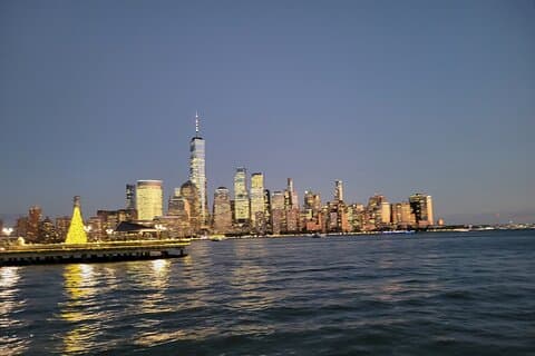 Voir NYC à travers l'Hudson de NJ
