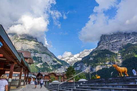 Zurich: excursion privée d'une journée dans les villages suisses (Interlaken-Grindelwald)