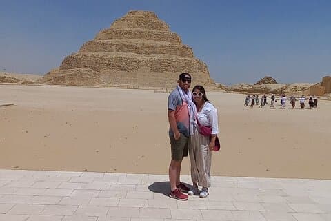 Giza-pyramidene, sfinxen, saqqara og Memphis med lunsj og kameltur