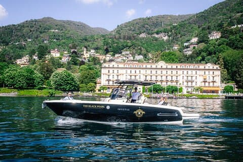 4H privat kryssning Bellagio Varenna Tender Yacht Invictus 6 Pax