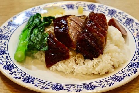 プライベート香港の隠れ家的イーツフードツアー(7+地元の味付き)