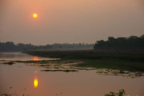 Opplev spenningen i naturen: Chitwan Jungle Safari (2N3D)