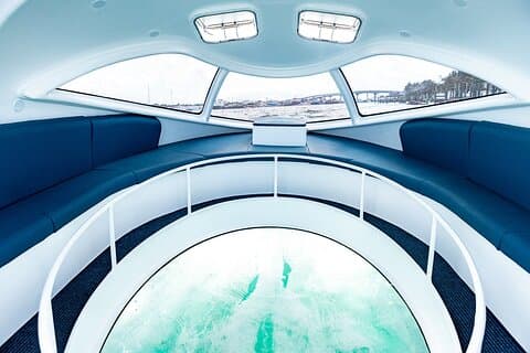 Bahamas sur un bateau à fond de verre semi-submersif