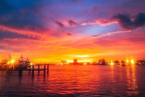 Privat Sunset Crab Island Tour opptil 6 personer kaptein