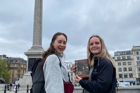 Excursão autoguiada de mistério de assassinato em Londres por Trafalgar Square