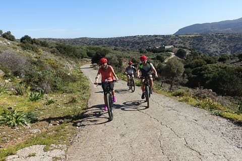 Kleine dorpjes en Kretenzische natuur. E-bike tocht
