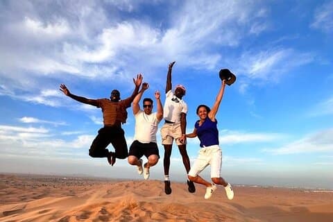 Dubai Evening Desert Safari med middag, kameltur och show