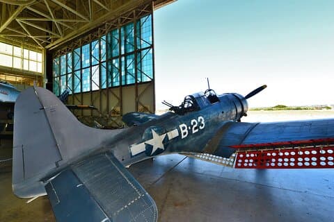 Biglietto per il Museo dell'Aviazione di Pearl Harbor con tour audio e navetta