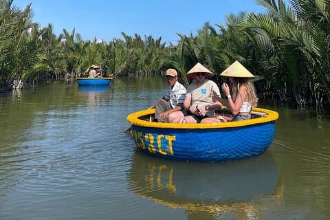 Clase de cocina vegetariana y paseo en bote con canasta en Hoi An