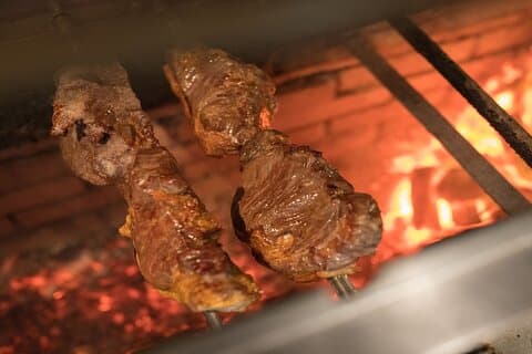 Churrascaria Rafain - Espetáculo e Jantar
