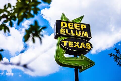 Diep Ellum Foodie & Street Art Tour met Food Tours of America