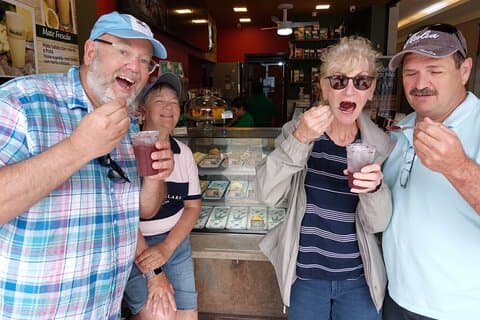 Privat Street Food tour Äventyr: Med en lokal gatumarknad!