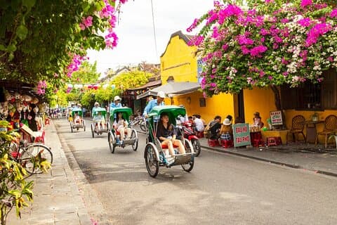 Hoi An Rickshaw Riding/Carpentry or Ceramic Class by Foodie Tour