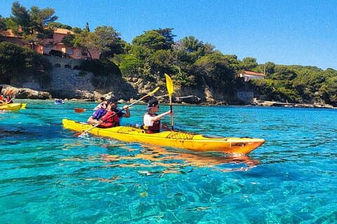 Kayaktur i Calanques nasjonalpark (Ciotat)