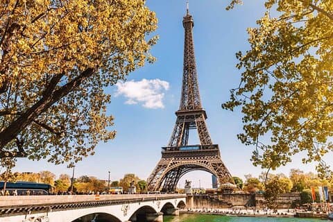 Experiência de tour de áudio na Torre Eiffel