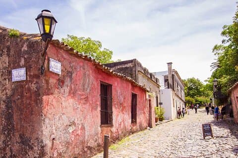 Private Tour Montevideo to Cologne with TANGO TOUR