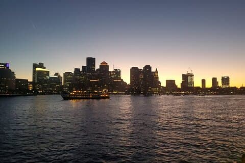 Croisière au clair de lune dans le port de Boston