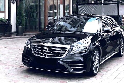プライベート送迎：高級車でリスボンからリスボン空港LISまで