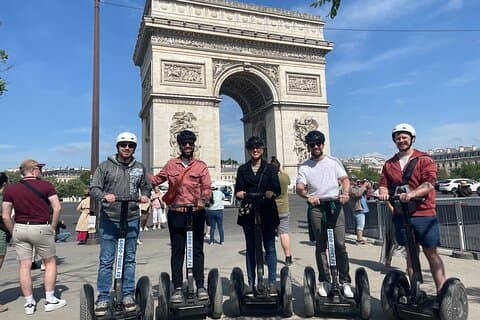 Excursão guiada de meio dia pela cidade de Paris com um guia local