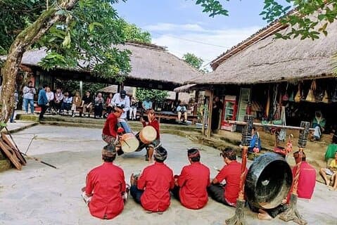 Lombok Cultural Heritage & South Coast Beach Tour