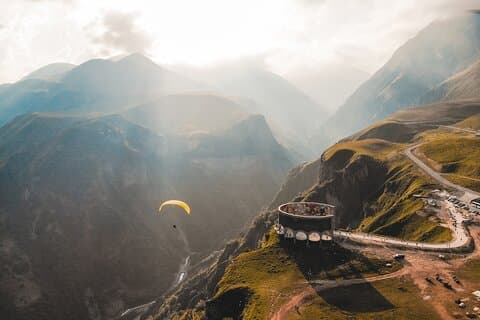De Tbilisi para Kazbegi, Ananuri, Gudauri & Gergeti, passeio de um dia.