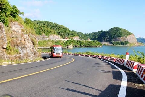 Cat Ba - Hanoi Buss & 1 dag Lan Ha Bay Heldag - All-inclusive