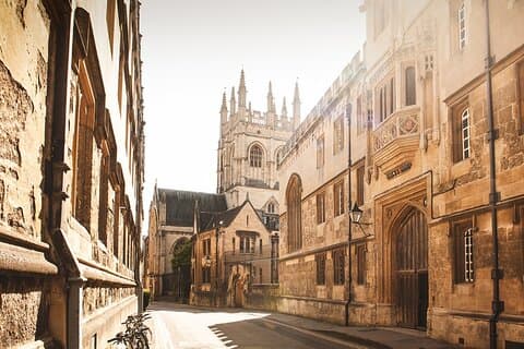 2-Day Enchanting England & Wales: Stratford & Oxford from Bristol