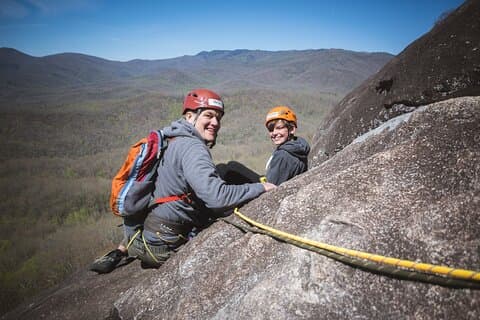Belle demi-journée d'escalade multi-terrains dans l'ouest de la Caroline du Nord