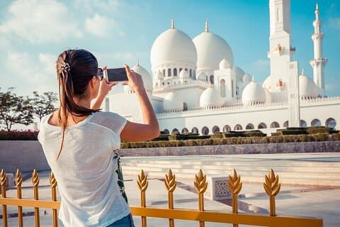 Dubai City Tour med Dhow Cruise Marina og Abu Dhabi City Tour