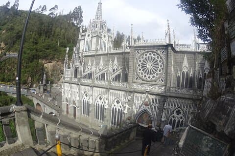 Privétour 1 volledige dag naar het heiligdom Las Lajas vanuit Quito