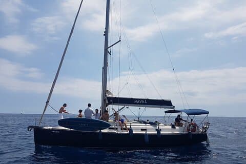 Paseo en velero al Atardercer en Barcelona + snacks y cava libre