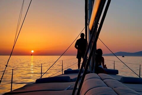 Private Sonnenuntergangskreuzfahrt nach Rhenia und Klein-Venedig mit Mykonian Viand