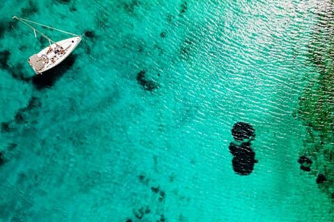 Mykonos 6-stündige Segelkreuzfahrt: Delos Rhenia mit Mittagessen und Transfer