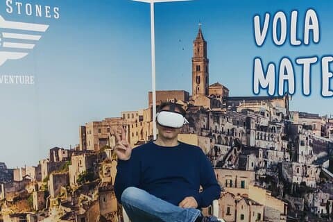 Belo passeio pelas pedras de Matera em voo imersivo em 360° vr