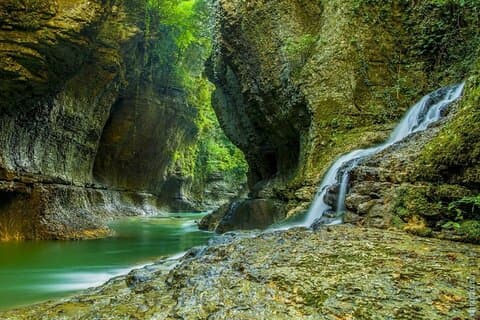 Kutaisi, Martvili Canyon & Prometheus Cave Tour vanuit Tbilisi