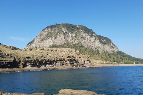 Private Taxitour zur Insel Jeju – Yongmeri-Küste und O`Sulloc