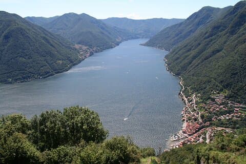Lake Como Highlights Tour with a Local by Private Car