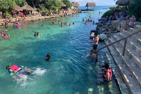 Parque Natural e Ecológico Xcaret com Buffet e Show Noturno