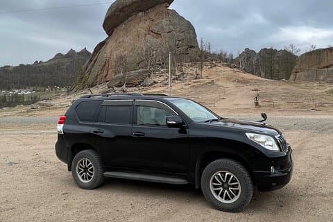 Tour privato in jeep alla statua di Chinggis Khaan e Terelj N.P