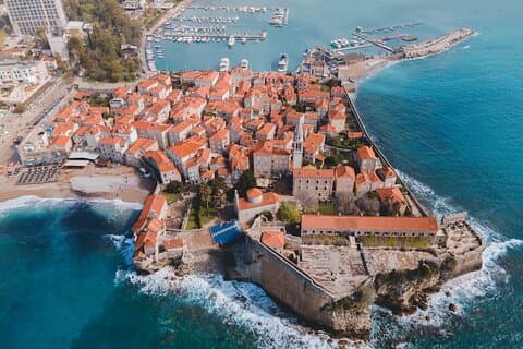 Sarajevo nach Kotor & Budva Privattransfer