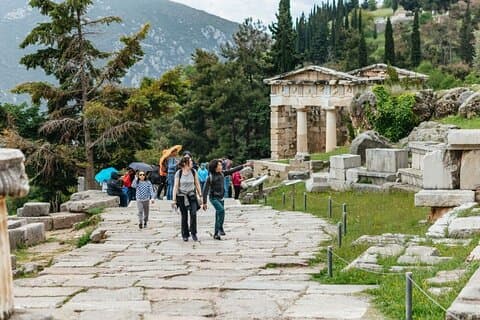 Fra Athen: Small-Group Delphi, Museum & Arachova dagstur