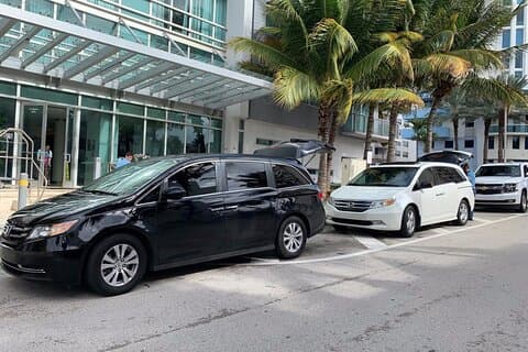 Owen Roberts Airport to George Town Cruise Port - Round-Trip Private Transfer