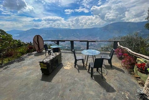Medellin Arvi Park Bird Watching Forest Cabin