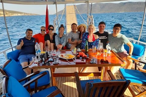 3-Hour Private Sunset Boat Tour With Dinner in Bodrum
